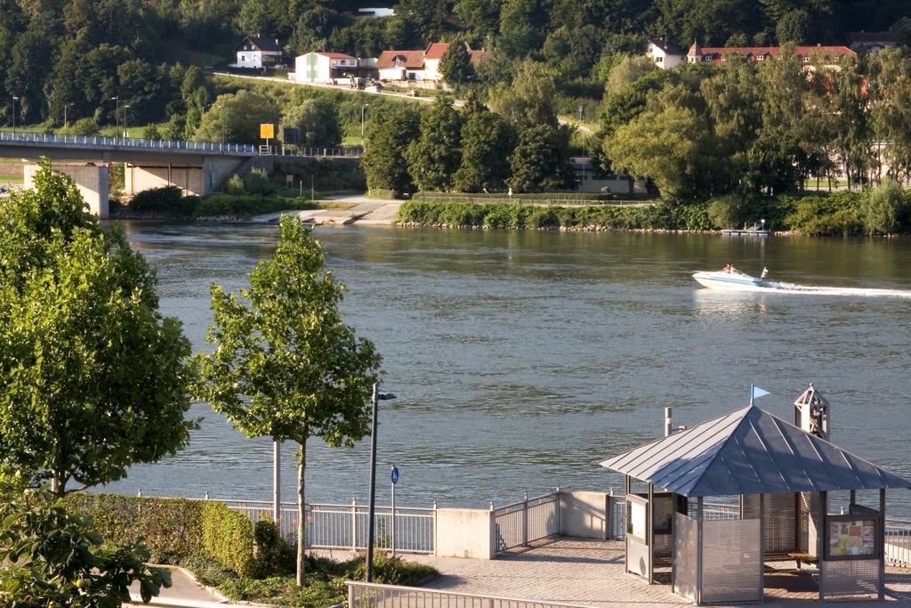 Wittelsbacher Zollhaus Hotel Филсхофен ан дер Донау Екстериор снимка